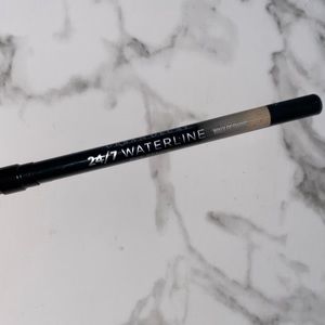 Urban Decay 24/7 waterline eyepencil Walk of Shame